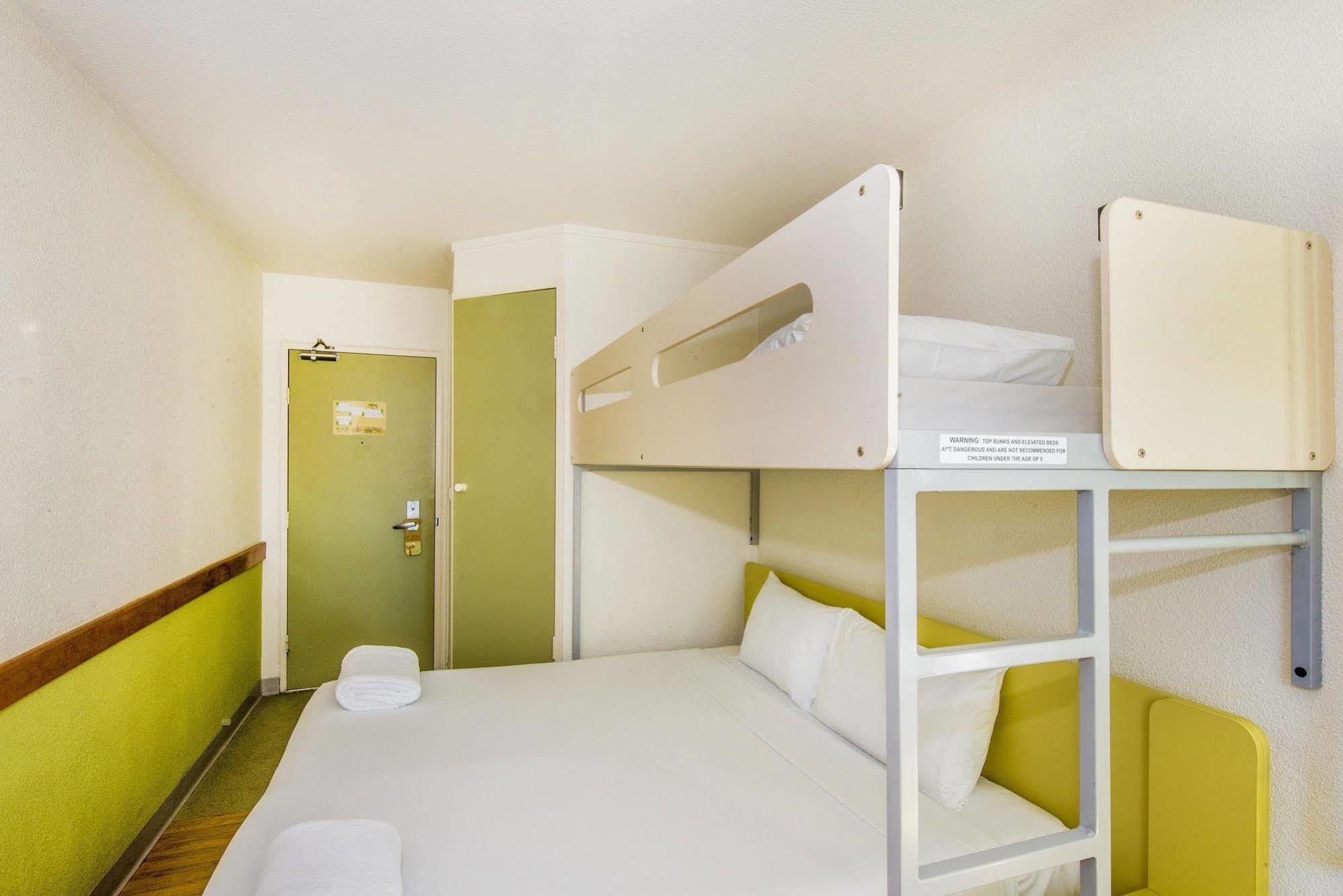 Ibis Budget Canberra Bagian luar foto