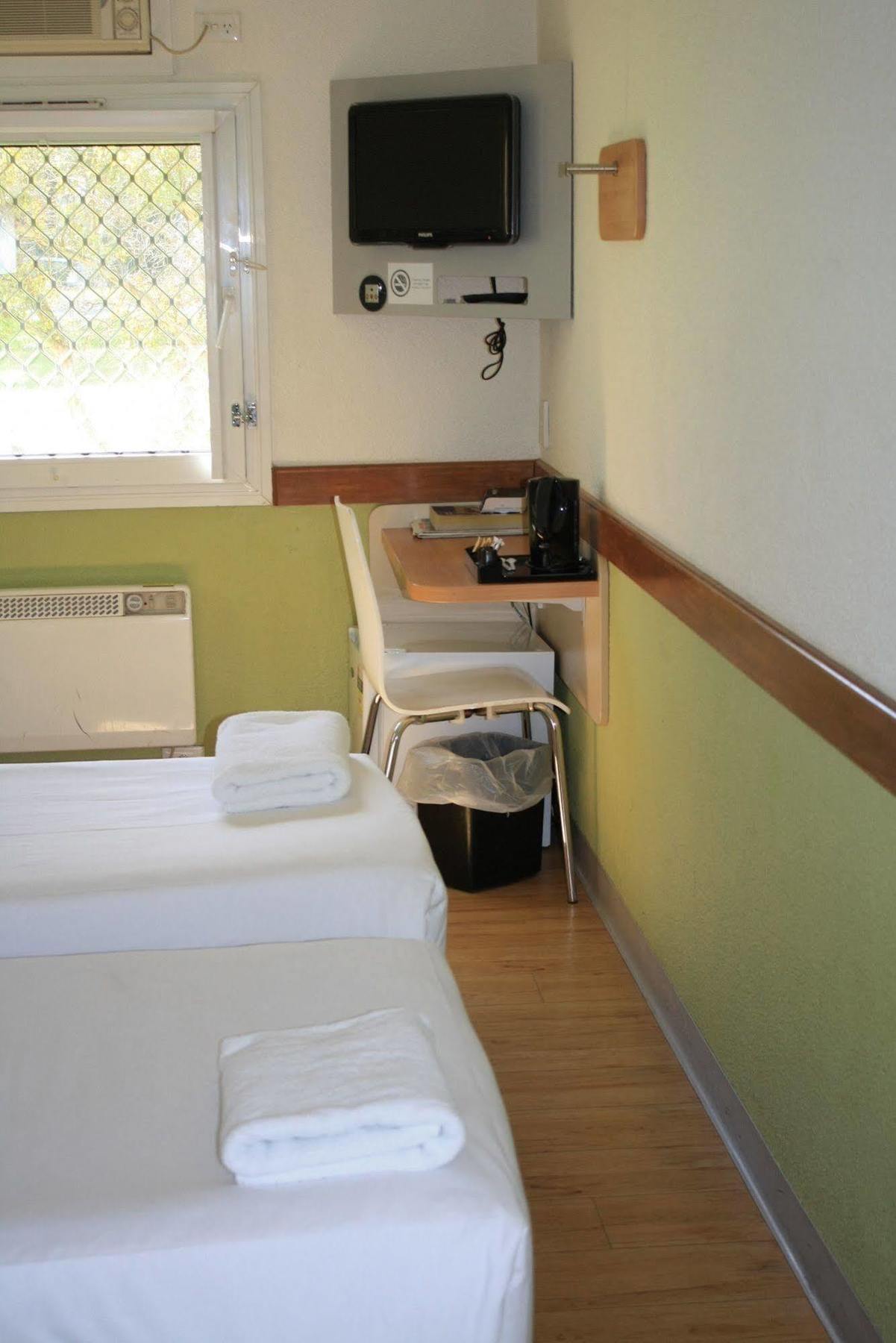 Ibis Budget Canberra Bagian luar foto