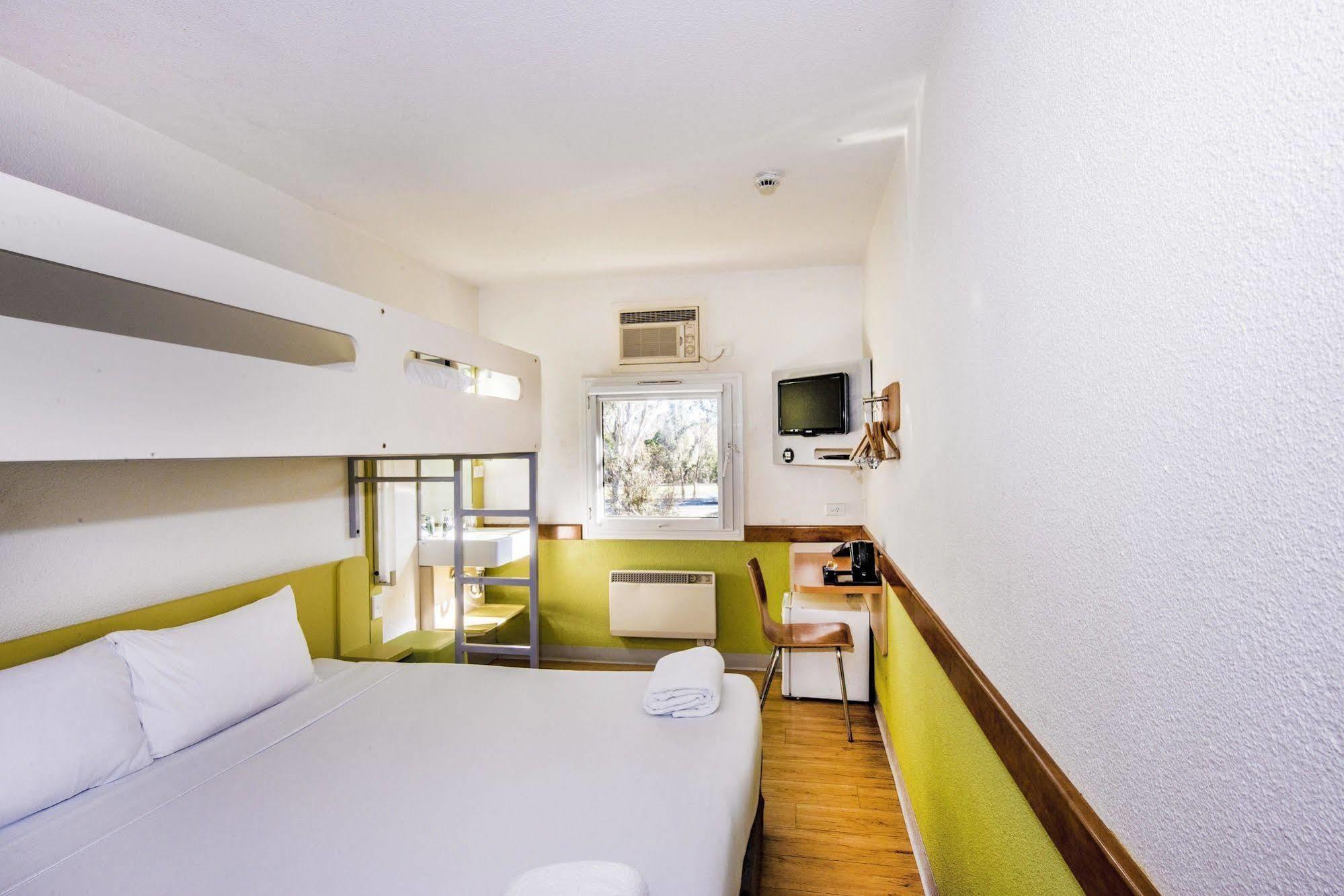 Ibis Budget Canberra Bagian luar foto